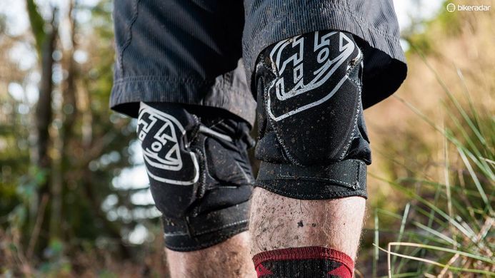 Вело Наколінники TLD T-BONE Knee Guard [Black] Розмір M/L 543003223