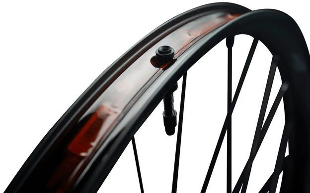 Обод Race Face, Turbine R, 30мм, 29", 28отв., Asym, Black G/M ORM17TUR302928H